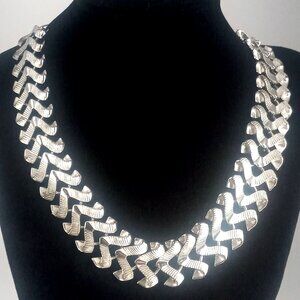 Vintage Coro Necklace Silver Tone Chevron Link Textured Ribbon Design 1950s–60s